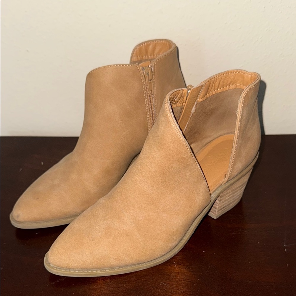 Cynthia Rowley Tan Ankle Booties with V-Cut Design